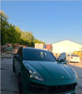 Porsche Cayenne Coupé в Aventura Green — жидкий полиуретан Skins 360